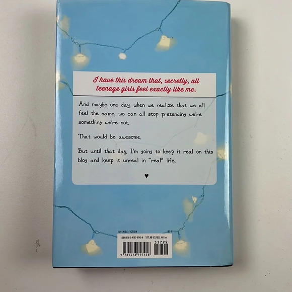 Novel Girl Online By Zoe Sugg - Picture 2 of 7